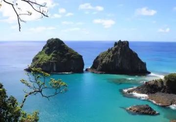 O Morro Dois Irmãos é o cartão-postal de Fernando de Noronha (Foto: Flymaniacs)
