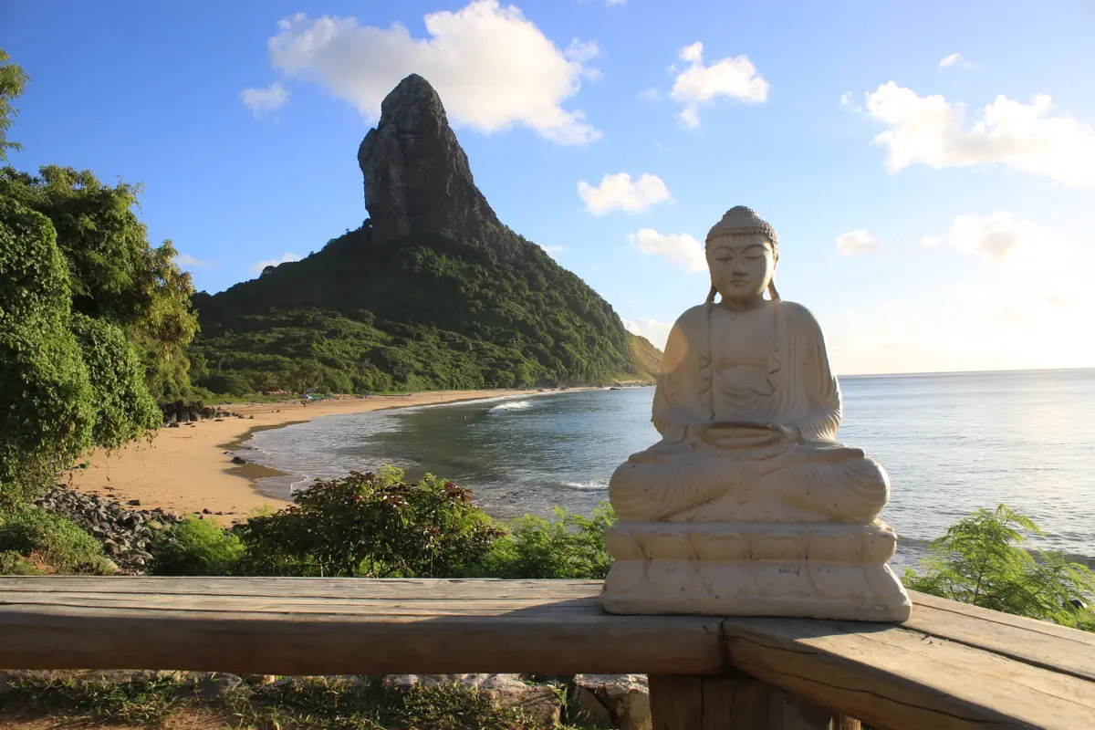 Você pode curtir o final de tarde no Bar do Meio com muitos petiscos e bebidas e esse visual incrível (Foto: Flymaniacs)