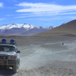 A viagem é feita em um carro 4x4 com 6 passageiros e o motorista, boliviano (Foto: Flymaniacs)