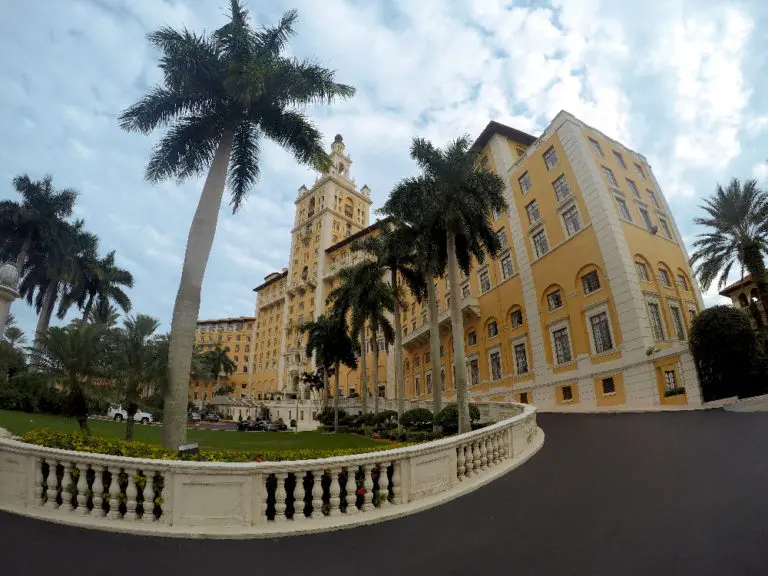 O Hotel Biltmore impressiona já pela fachada (Foto: Flymaniacs)