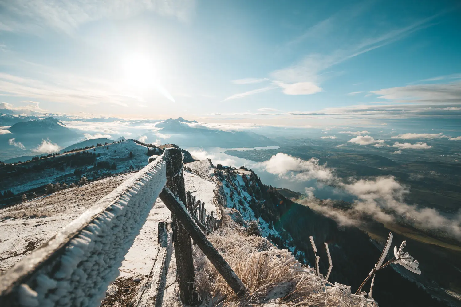 Lá do alto você tem a visão de vários lagos e cidades (Foto: Flymaniacs)