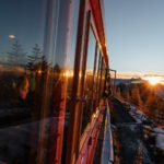 Pegue o último trem para descer e ainda aproveite um pôr do sol de tirar o fôlego (Foto: Flymaniacs)