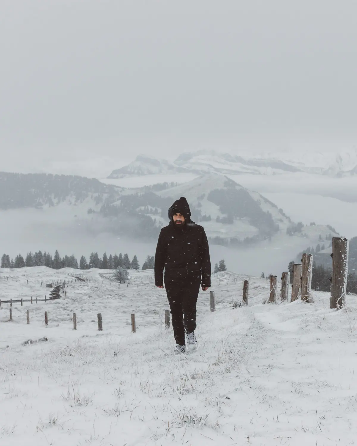 Mesmo com neve, aproveitamos para caminhar lá no topo (Foto: Flymaniacs)