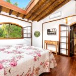 Casas incríveis no Airbnb nas praias de SP - Casa com piscina e cachoeira em Ilhabela