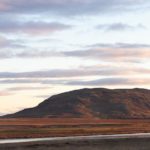 É muito importante que você sempre olhe os sites de estradas e previsão de tempo antes de pegar a estrada diariamente ao alugar uma campervan pela Islândia (Foto: @flymaniacs)