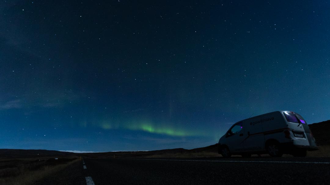 O mês de outubro começa a temporada de Aurora Boreal na Islândia (Foto: @flymaniacs)